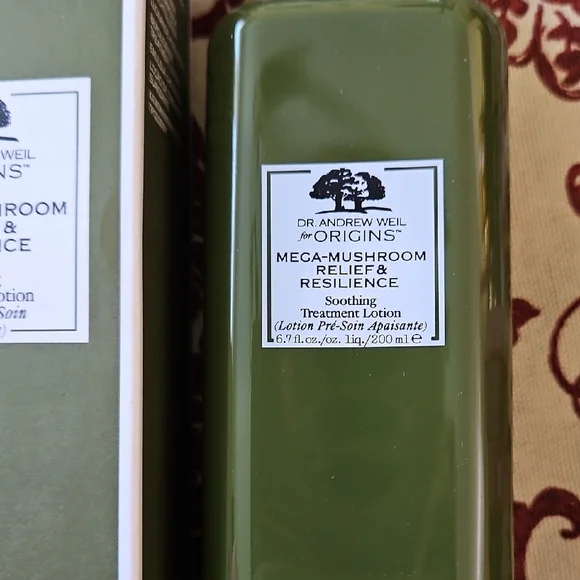 Origins Mega-Mushroom Soothing Treatment Lotion - Picture 3 of 3
